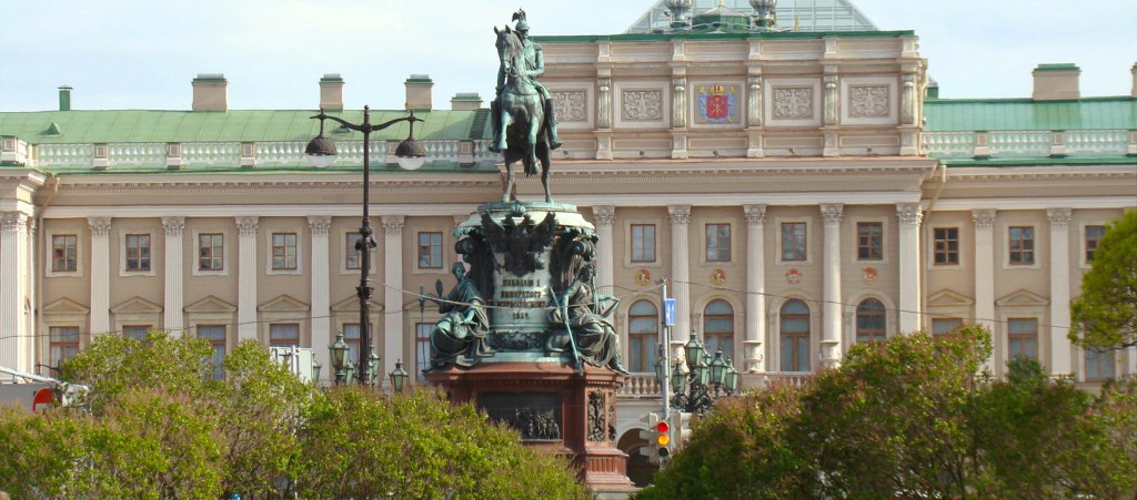 Обзорная индивидуальная экскурсия по Петербургу с гидом